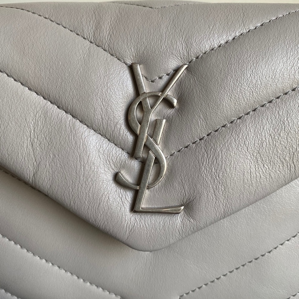 EUC Saint Laurent Toy Loulou Crossbody Bag Gray - Picture 10 of 16